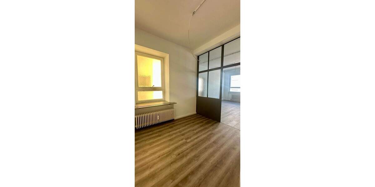 Etagenwohnung Stuttgart Ost - 3 Zimmer, 126 m&sup2;, 2.200&euro; | Angebot:25674459