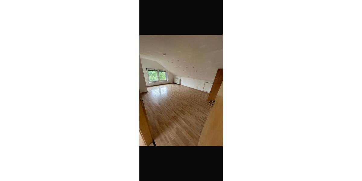 Dachgeschoßwohnung Beilstein - 4 Zimmer, 74 m&sup2;, 1.150&euro; | Angebot:26676242