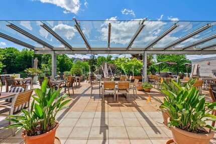 Haus Dettenhausen - 15 Zimmer, 130 m&sup2;, 3.200.000&euro; | Angebot:24111504