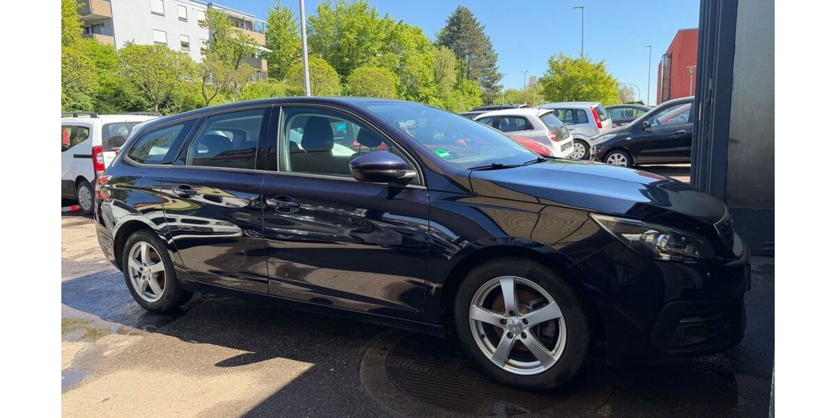 Peugeot 308 118.000 km 5.900 &euro; Fellbach 70736