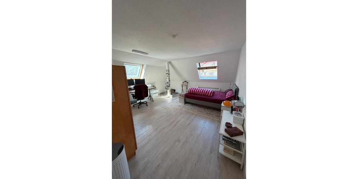 Dachgeschoßwohnung Stuttgart Stuttgart-Süd - 3 Zimmer, 80 m&sup2;, 1.300&euro; | Angebot:26603207