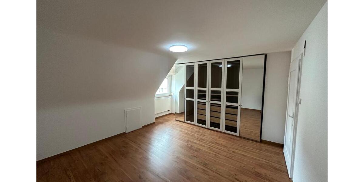 Maisonettenwohnung Stuttgart Luginsland - 5 Zimmer, 125 m&sup2;, 1.650&euro; | Angebot:25861418