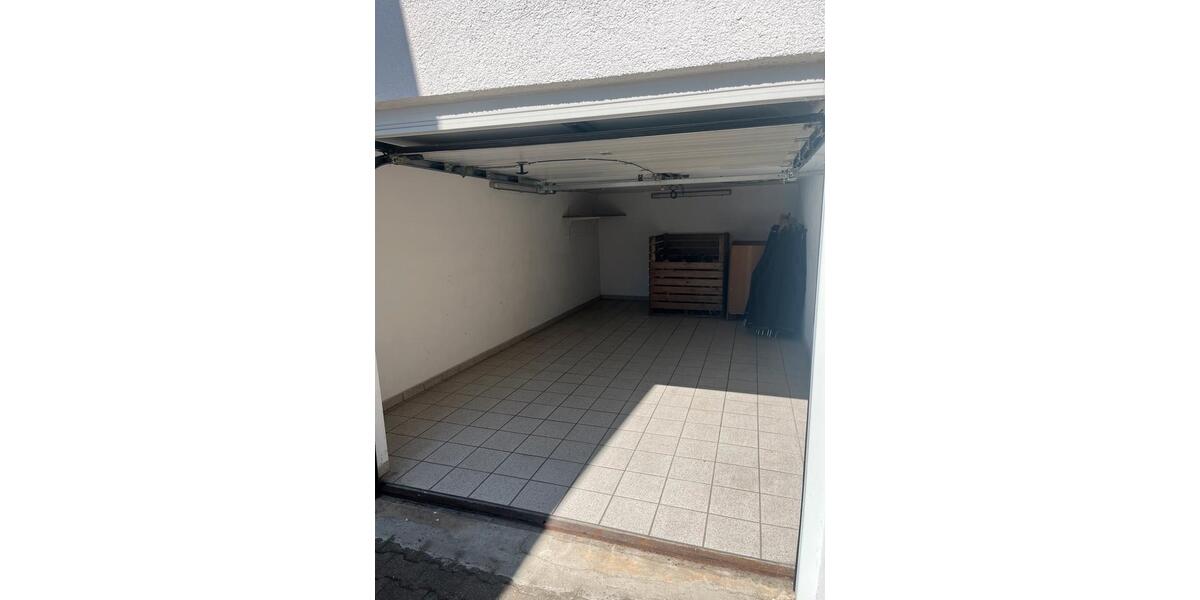 Einfamilienhaus Neckarwestheim - 9 Zimmer, 216 m&sup2;, 699.000&euro; | Angebot:27096900