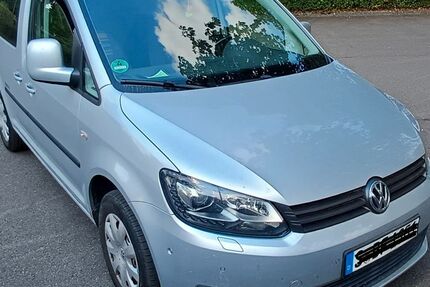 VW Caddy 113.000 km 10.600 &euro; Stuttgart 70184