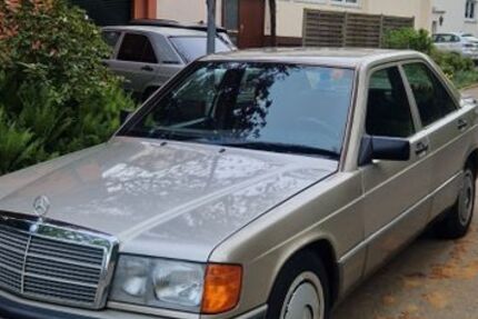 Mercedes-Benz 190 223.800 km 4.500 &euro; Welzheim 73642