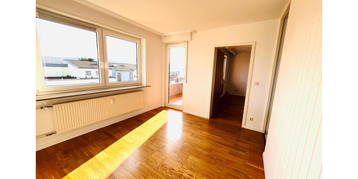 Etagenwohnung Leonberg - 2.5 Zimmer, 67 m&sup2;, 1.070&euro; | Angebot:25852570
