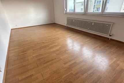 Wohnung Sindelfingen Sindelfingen (Stadt) - 3.5 Zimmer, 90 m&sup2;, 1.300&euro; | Angebot:24870119