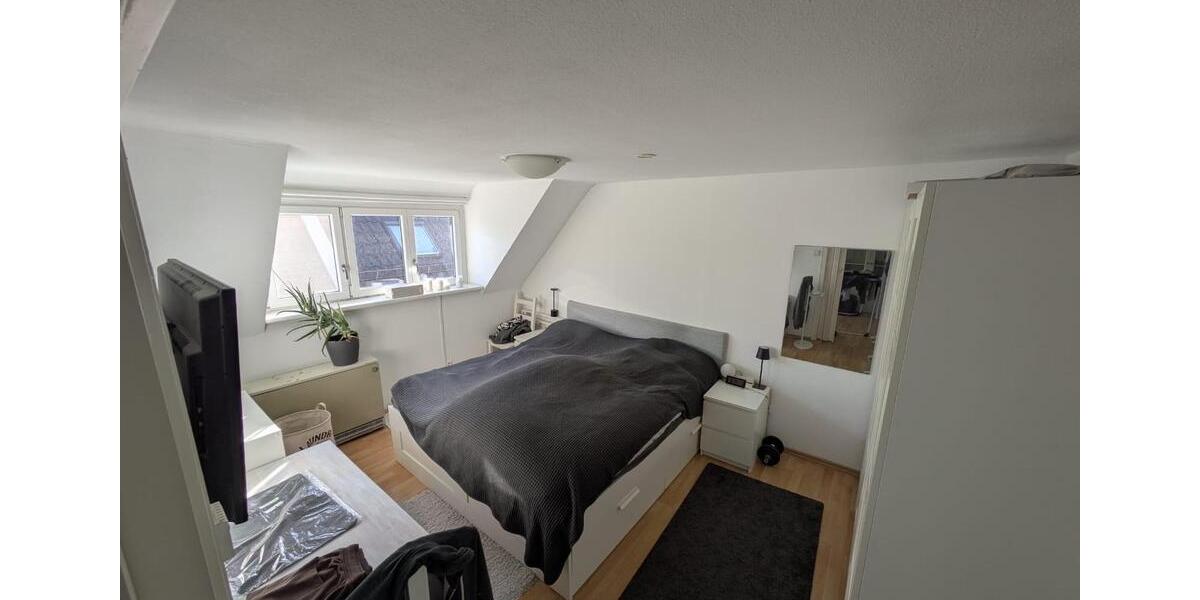 Dachgeschoßwohnung Stuttgart Sillenbuch - 3.5 Zimmer, 66 m&sup2;, 935&euro; | Angebot:26040702