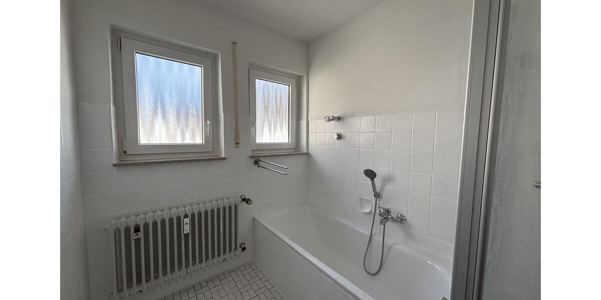 Etagenwohnung Ludwigsburg Hoheneck - 3 Zimmer, 79 m&sup2;, 790&euro; | Angebot:25852518