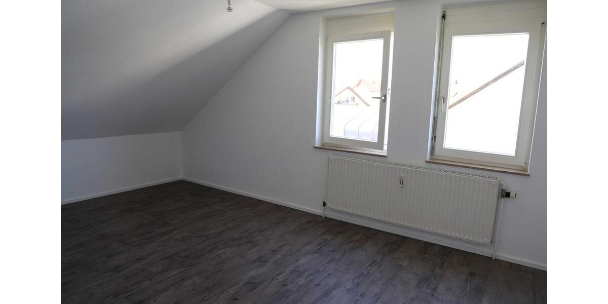 Dachgeschoßwohnung Oberstenfeld - 3.5 Zimmer, 72 m&sup2;, 225.000&euro; | Angebot:25376469