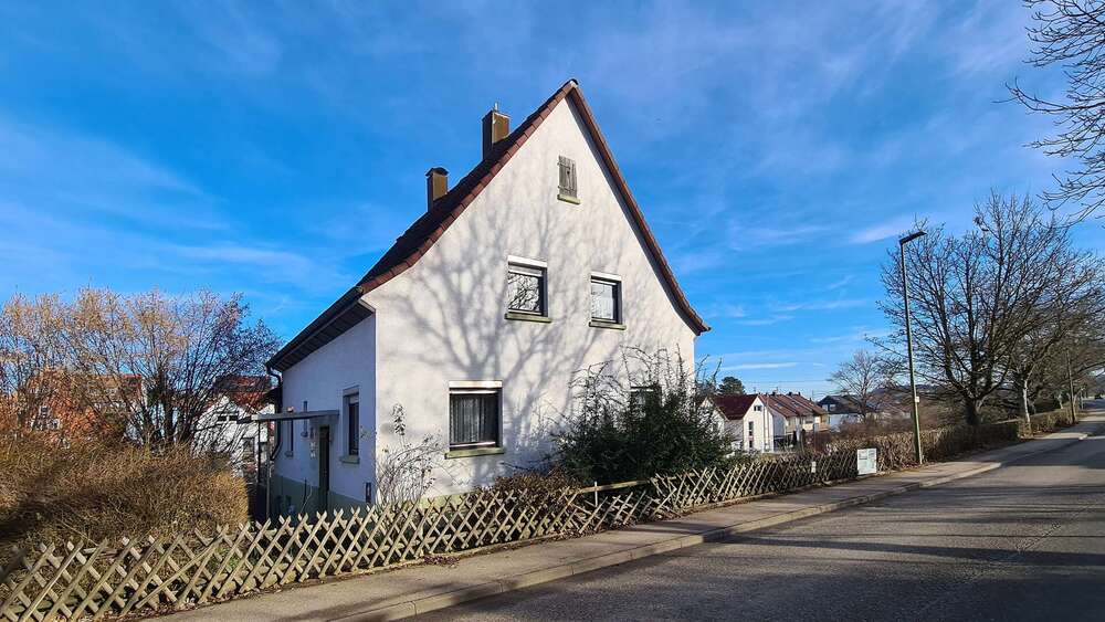 Einfamilienhaus Leonberg - 6.5 Zimmer, 134 m&sup2;, 600.000&euro; | Angebot:26108124