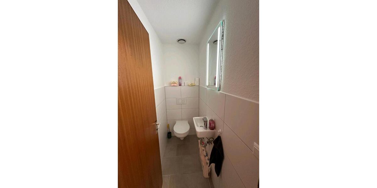 Dachgeschoßwohnung Wernau (Neckar) - 3 Zimmer, 75 m&sup2;, 250.000&euro; | Angebot:23712418