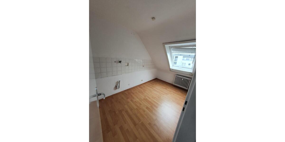 Dachgeschoßwohnung Stuttgart Sillenbuch - 5.5 Zimmer, 116 m&sup2;, 1.450&euro; | Angebot:26495344