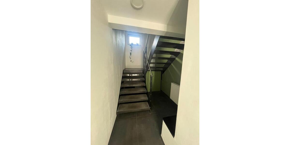 Etagenwohnung Weinstadt - 7 Zimmer, 125 m&sup2;, 528.000&euro; | Angebot:25406987