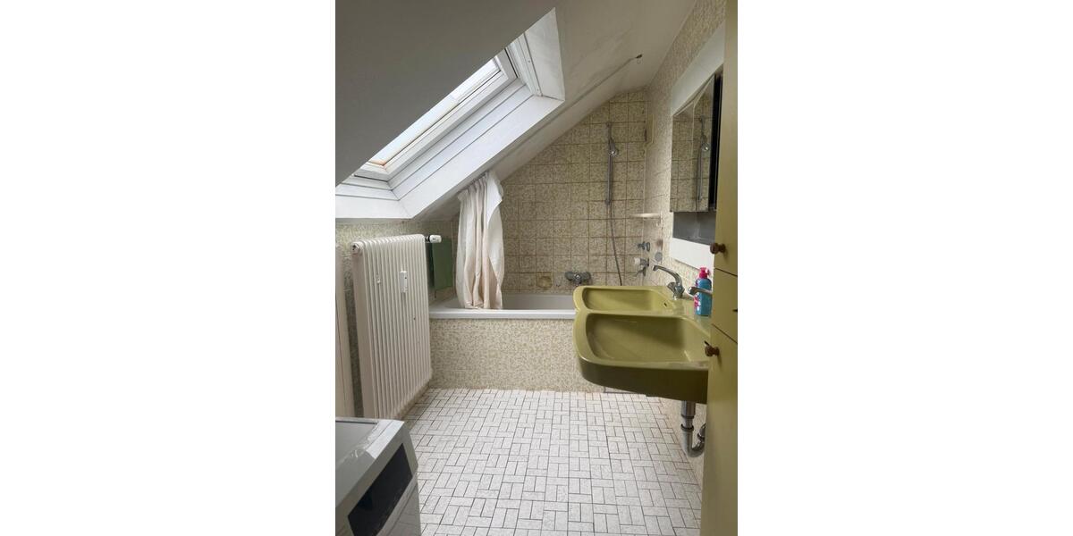 Dachgeschoßwohnung Stuttgart Sillenbuch - 2.5 Zimmer, 62 m&sup2;, 890&euro; | Angebot:25980435