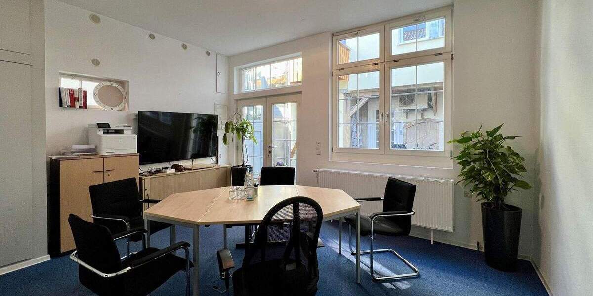 Mehrfamilienhaus, Wohnhaus Ludwigsburg Mitte - 1 Zimmer, 389 m&sup2;, 2.000.000&euro; | Angebot:25706120