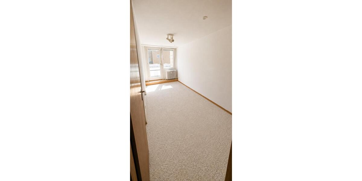 Etagenwohnung Böblingen - 3 Zimmer, 91 m&sup2;, 1.200&euro; | Angebot:26676210