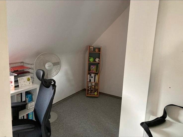 Dachgeschoßwohnung Nürtingen - 4 Zimmer, 69 m&sup2;, 960&euro; | Angebot:25966479