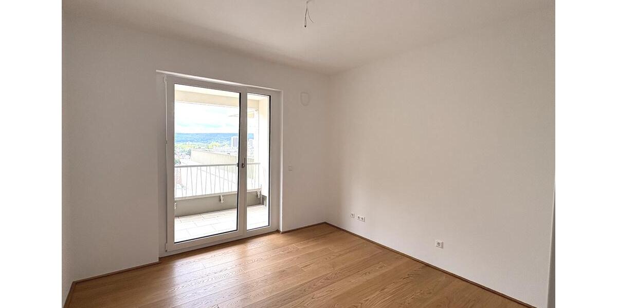 Dachgeschoßwohnung Leonberg - 4 Zimmer, 124 m&sup2;, 2.472&euro; | Angebot:24919337