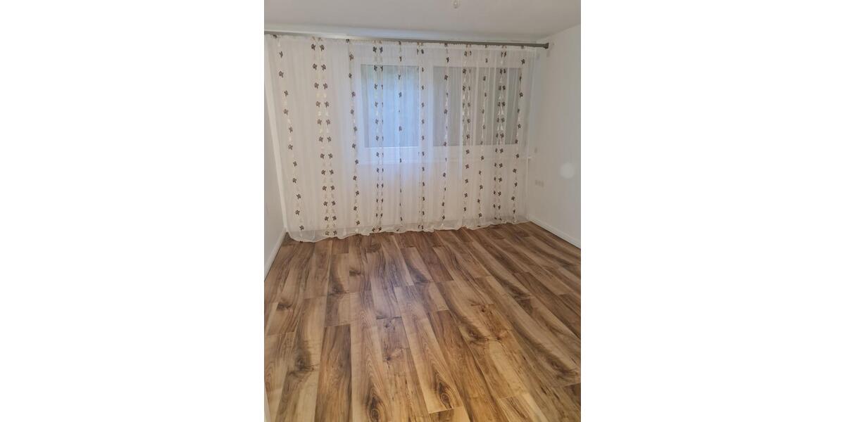 Erdgeschoßwohnung Sindelfingen Eichholz - 3 Zimmer, 83 m&sup2;, 285.000&euro; | Angebot:24526318