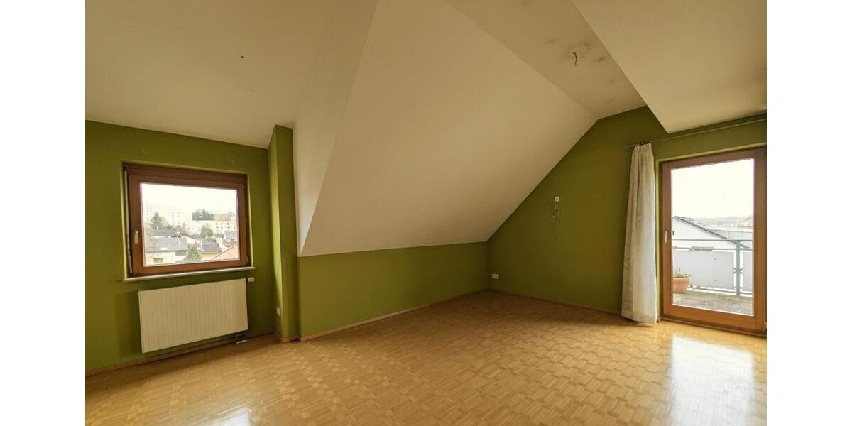 Dachgeschoßwohnung Schwieberdingen - 6.5 Zimmer, 151 m&sup2;, 540.000&euro; | Angebot:26577460