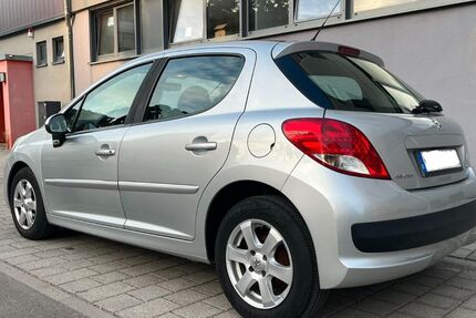 Peugeot 207 129.852 km 3.200 &euro; Stuttgart 70372