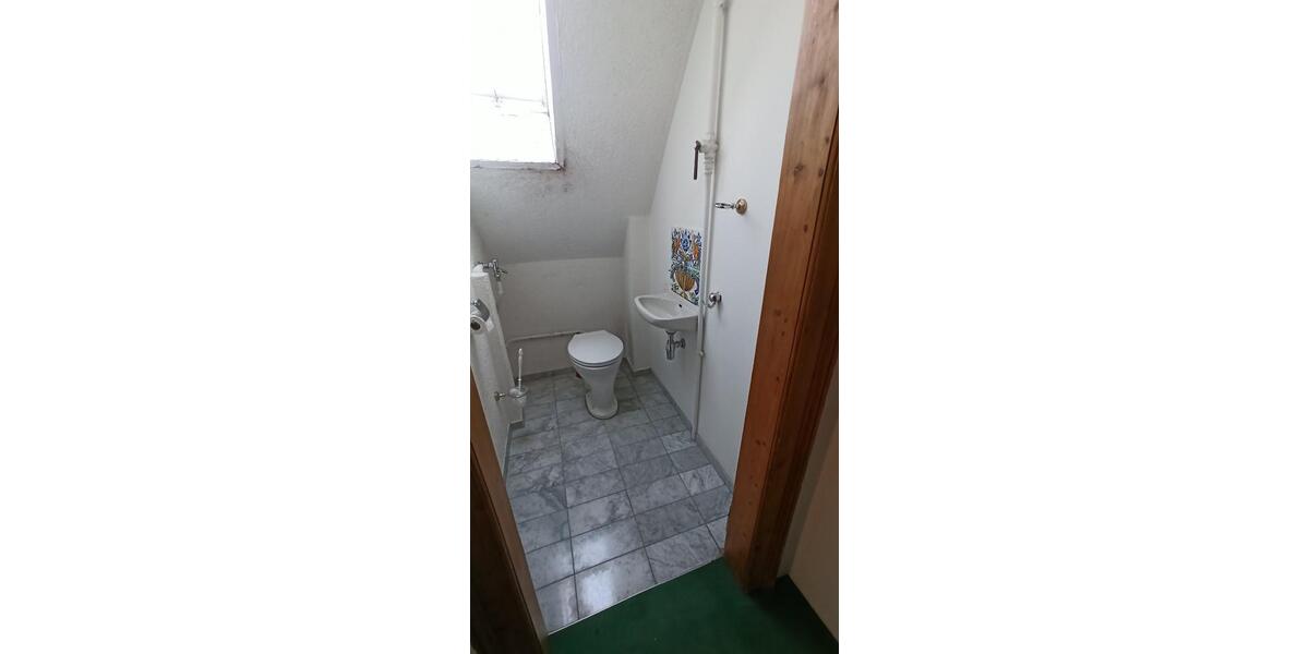 Dachgeschoßwohnung Stuttgart Stuttgart-Süd - 2.5 Zimmer, 70 m&sup2;, 259.000&euro; | Angebot:23589305