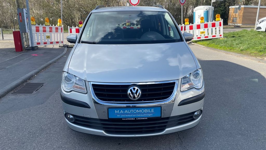 VW Touran 236.699 km 3.990 &euro; Marbach am Neckar 71672