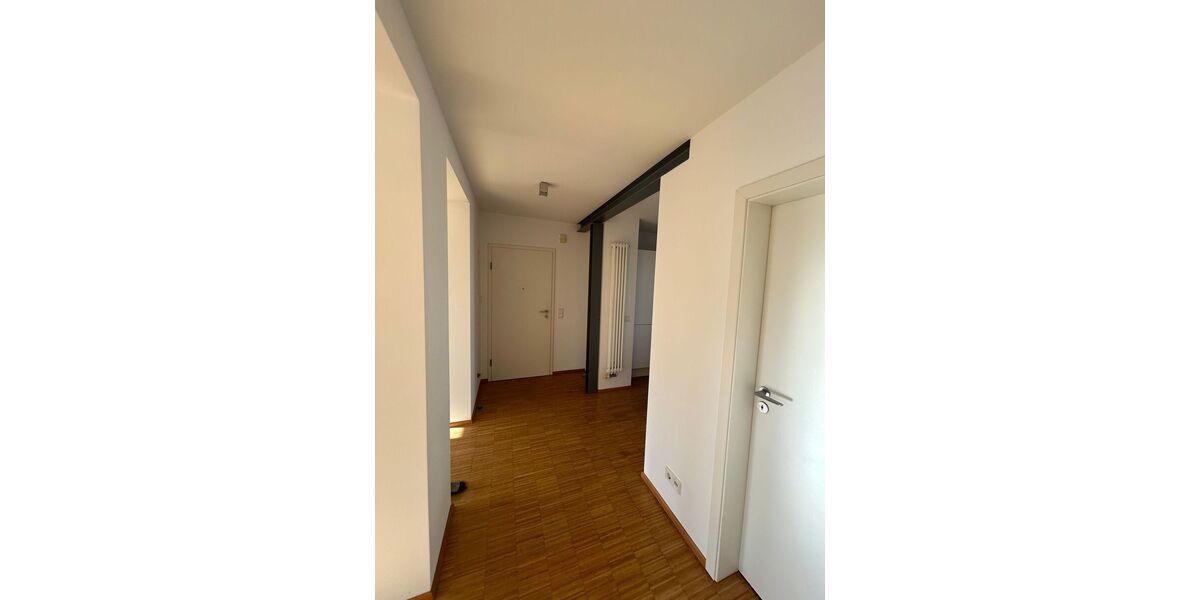 Zwei Zimmer mit Weitblick - Sanierte Wohnung im 1. OG und Balkon - Appartement Stuttgart Botnang | Angebot:26623450