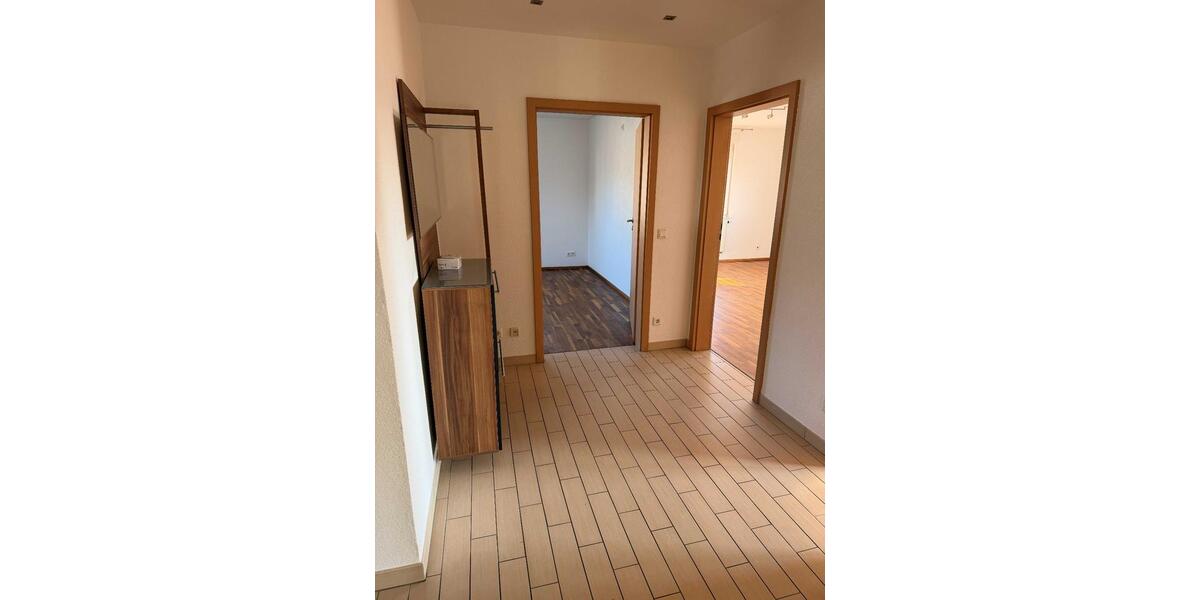 Etagenwohnung Leonberg - 3 Zimmer, 81 m&sup2;, 1.200&euro; | Angebot:25945571