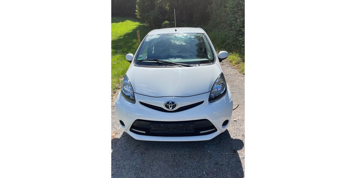 Toyota Aygo (X) 29.500 km 7.300 &euro; Backnang 71522