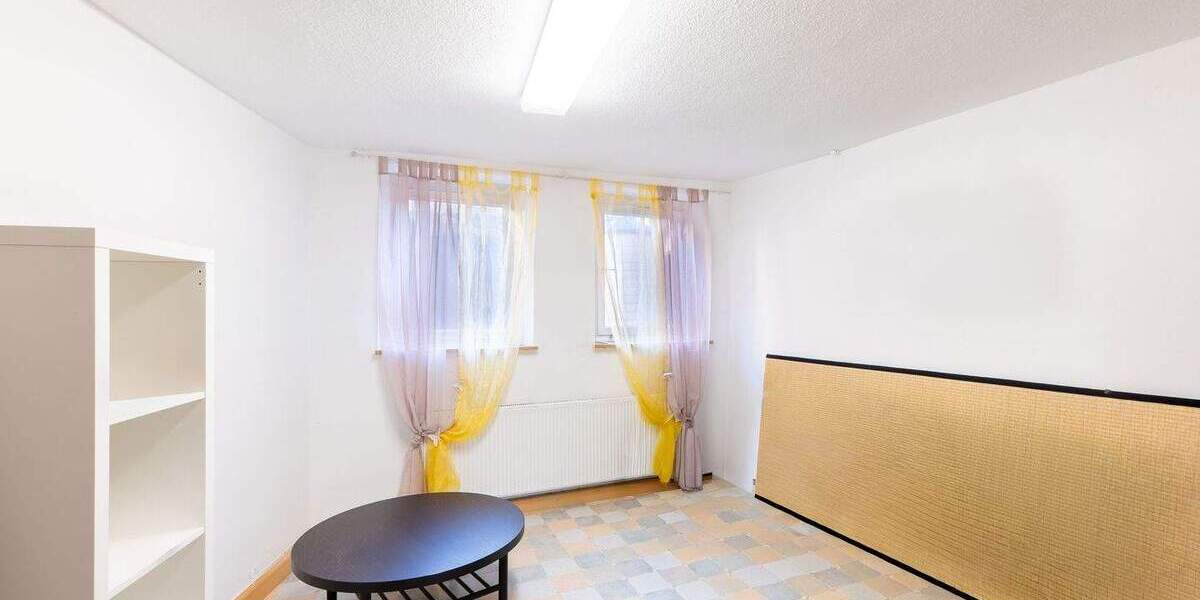 Mehrfamilienhaus, Wohnhaus Marbach am Neckar Marbach - 6 Zimmer, 121 m&sup2;, 225.000&euro; | Angebot:25698034