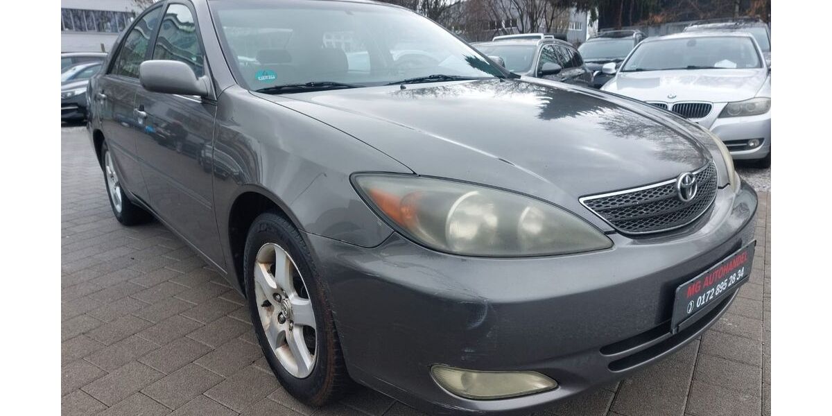Toyota Camry 233.926 km 2.500 &euro; Fellbach 70736