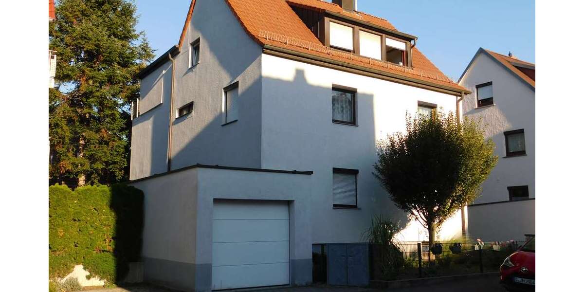 Einfamilienhaus Stuttgart-Zuffenhausen Zuffenhausen - 9 Zimmer, 248 m&sup2;, 1.050.000&euro; | Angebot:25837981