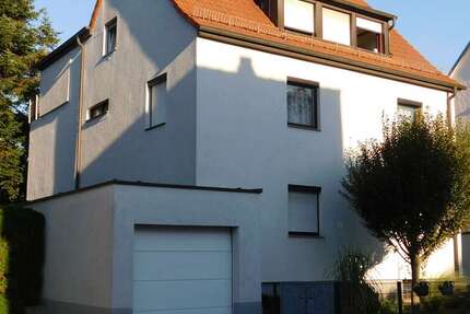 Haus Stuttgart-Zuffenhausen Zuffenhausen - 9 Zimmer, 248 m&sup2;, 1.050.000&euro; | Angebot:25837981