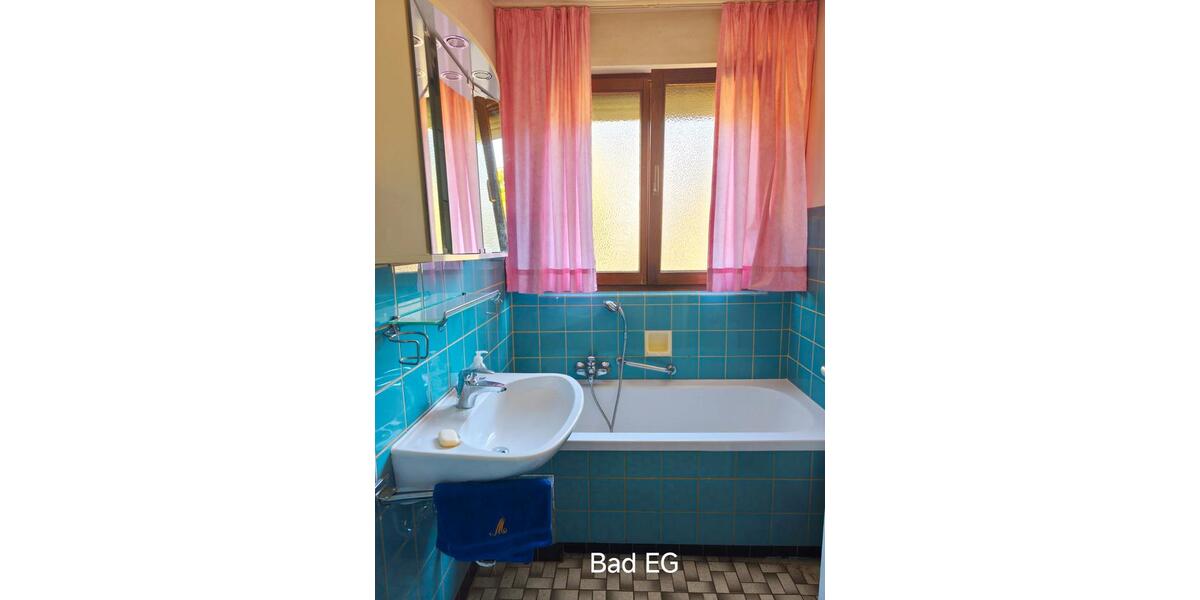 Mehrfamilienhaus, Wohnhaus Esslingen am Neckar Hegensberg - 11 Zimmer, 246 m&sup2;, 699.000&euro; | Angebot:27088353
