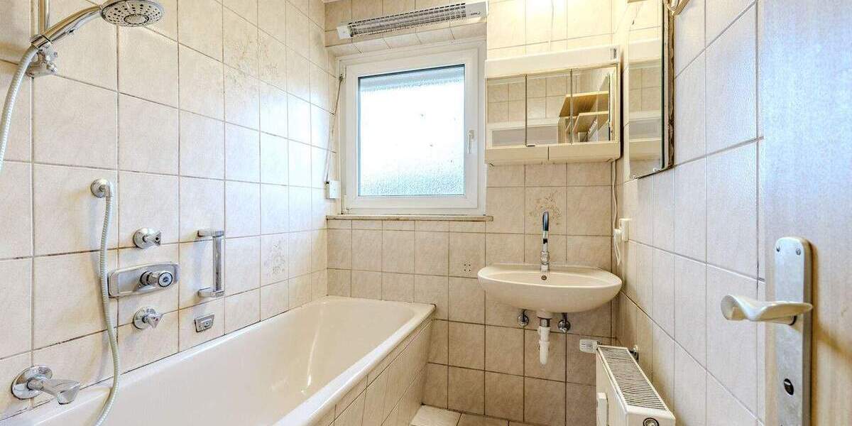 Mehrfamilienhaus, Wohnhaus Sindelfingen / Maichingen Maichingen - 8 Zimmer, 145 m&sup2;, 629.000&euro; | Angebot:25746135