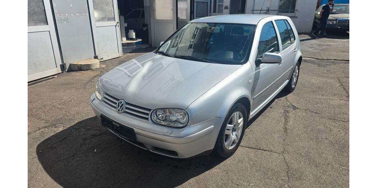 VW Golf 187.000 km 3.200 &euro; Möglingen 71696