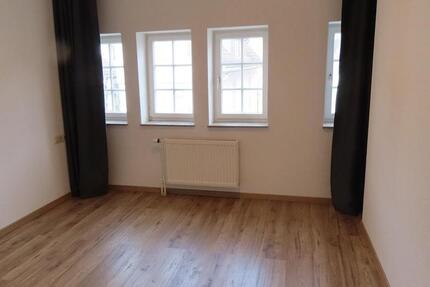 Wohnung Leonberg - 2 Zimmer, 70 m&sup2;, 1.100&euro; | Angebot:26038766