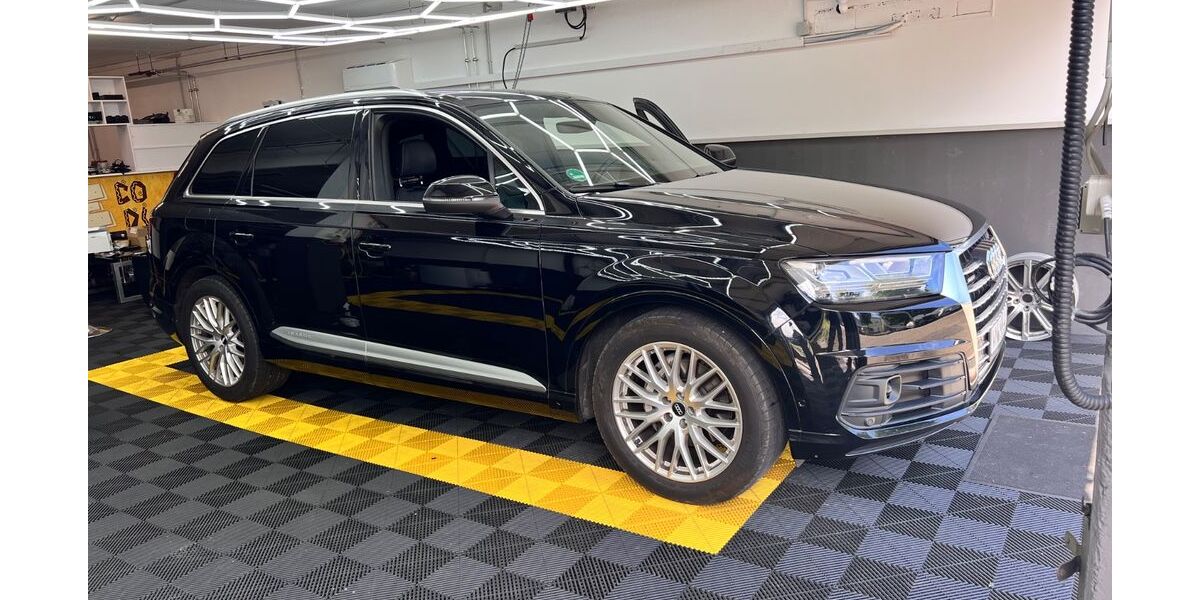Audi Q7 149.000 km 30.333 &euro; Korb 71404