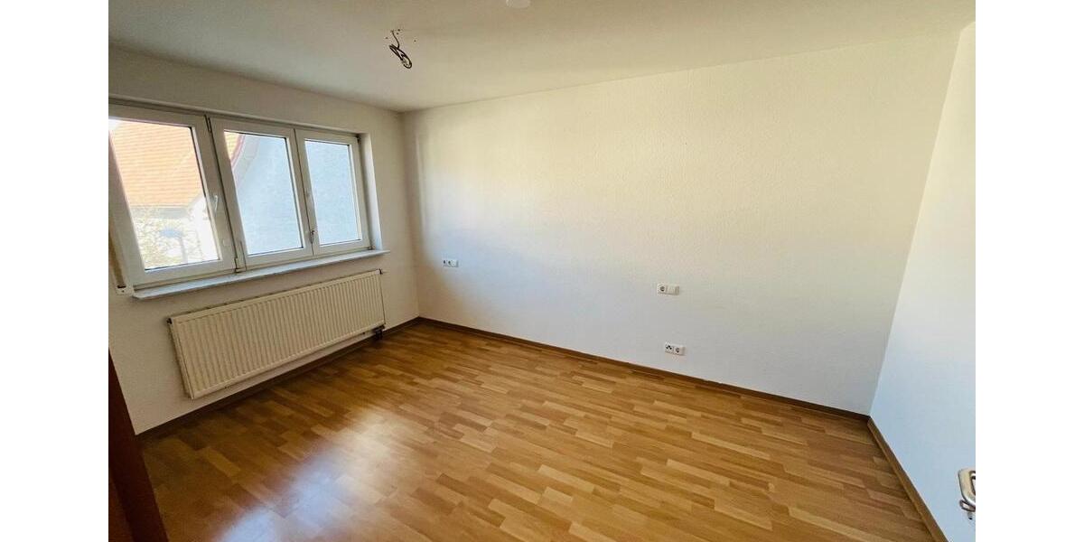 Etagenwohnung Bissingen an der Teck - 4 Zimmer, 99 m&sup2;, 1.060&euro; | Angebot:24817765
