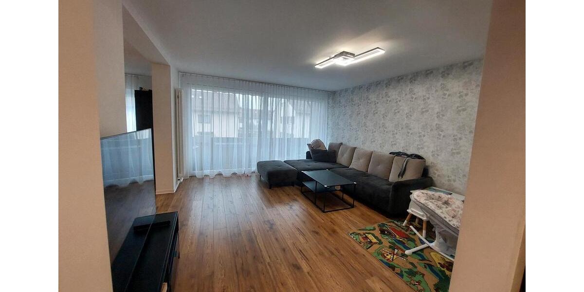 Etagenwohnung Sindelfingen Eichholz - 4.5 Zimmer, 87 m&sup2;, 1.380&euro; | Angebot:26041967