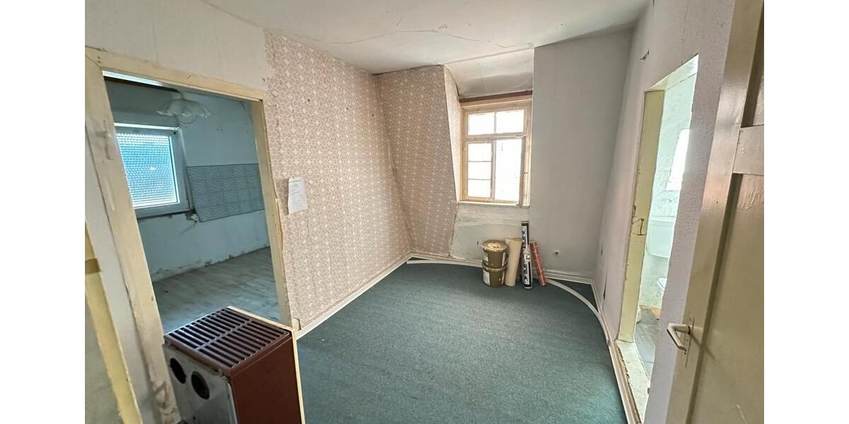 Mehrfamilienhaus, Wohnhaus Backnang - 9 Zimmer, 150 m&sup2;, 180.000&euro; | Angebot:25126406