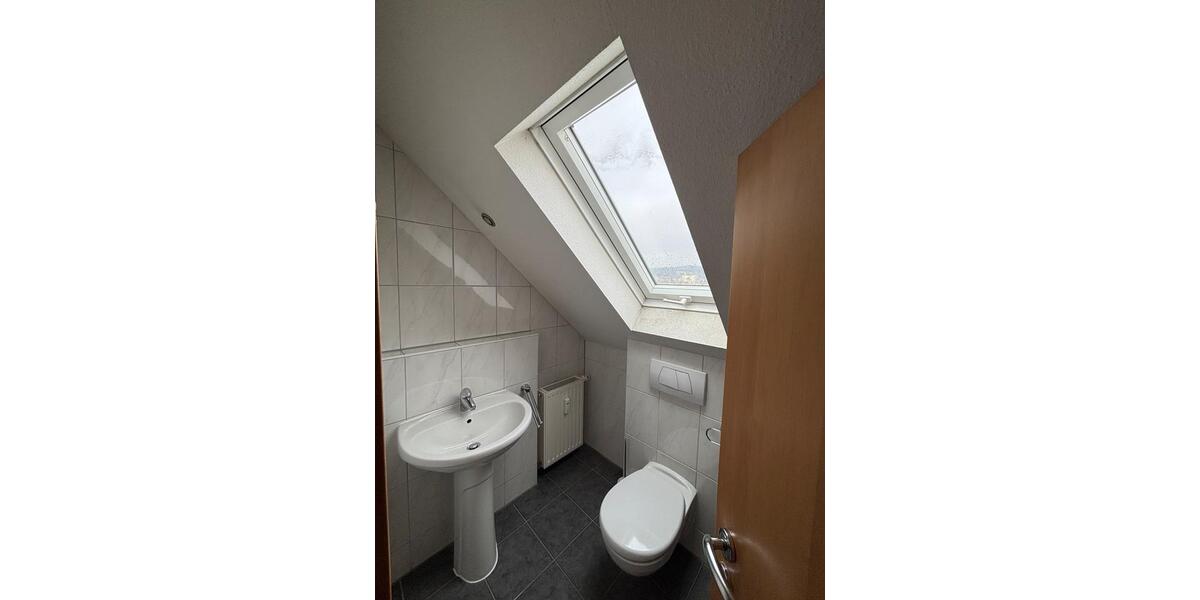 Dachgeschoßwohnung Deizisau - 3.5 Zimmer, 90 m&sup2;, 1.200&euro; | Angebot:25923476