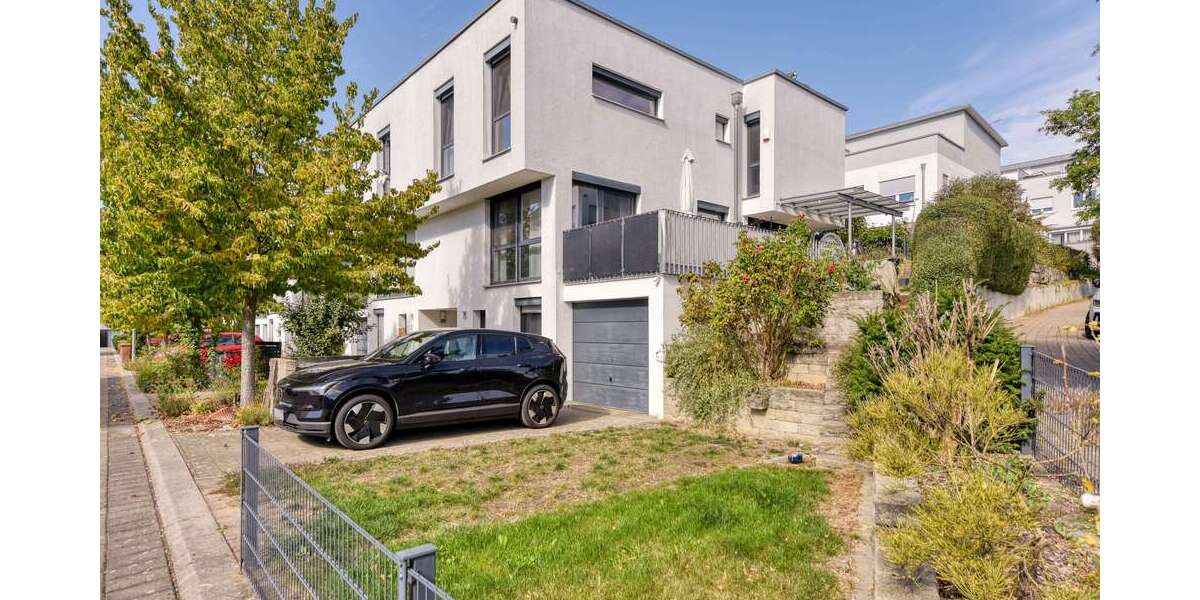 Einfamilienhaus Stuttgart-Zuffenhausen/Zazenhausen Zazenhausen - 5 Zimmer, 130 m&sup2;, 2.000&euro; | Angebot:27696964