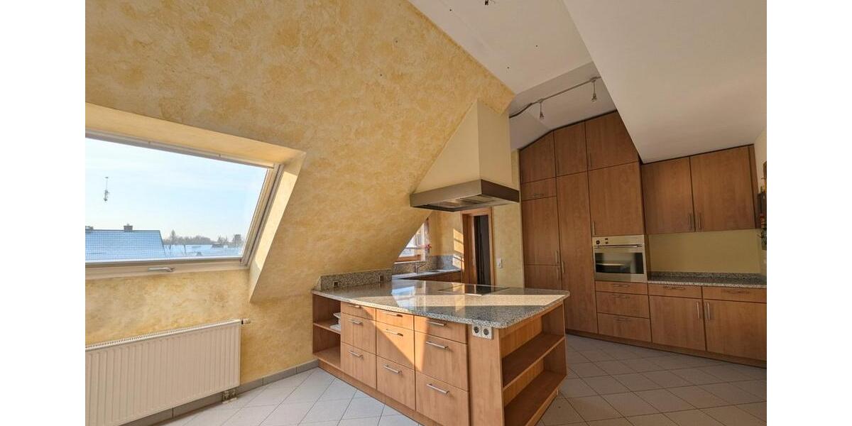 Dachgeschoßwohnung Schwieberdingen - 6.5 Zimmer, 151 m&sup2;, 540.000&euro; | Angebot:26577460
