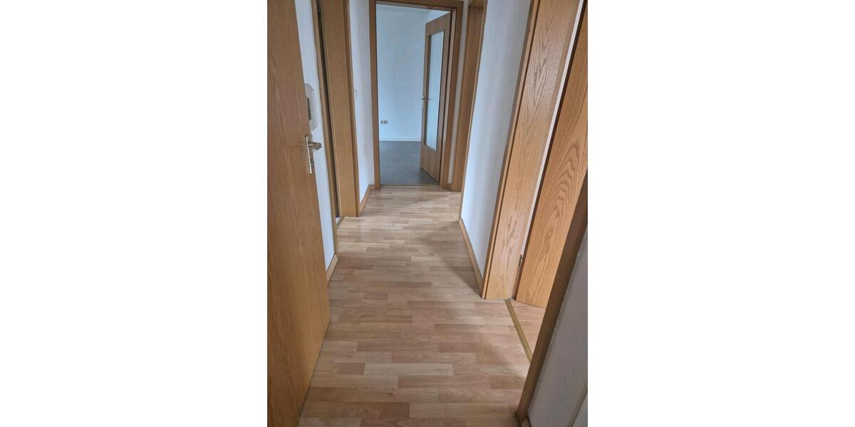 Erdgeschoßwohnung Stuttgart Luginsland - 2 Zimmer, 60 m&sup2;, 900&euro; | Angebot:25145559