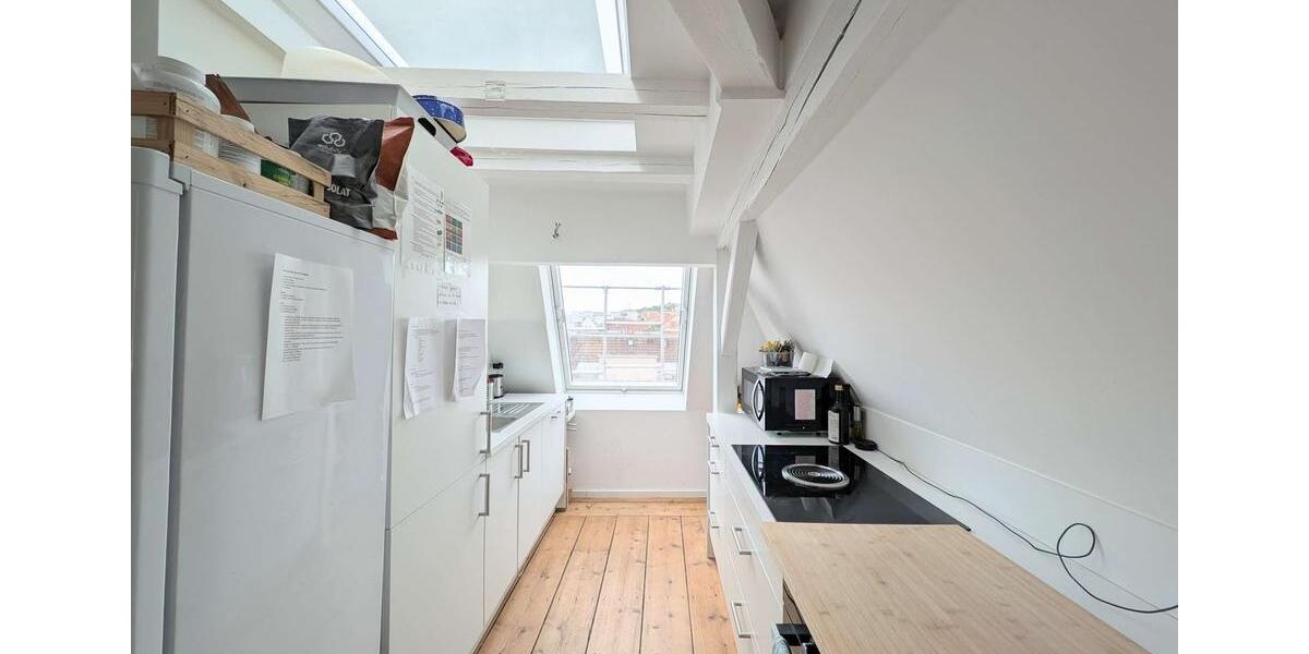 Dachgeschoßwohnung Stuttgart Stuttgart-Mitte - 5 Zimmer, 134 m&sup2;, 2.796&euro; | Angebot:25806143