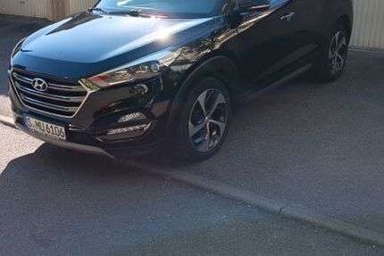 Hyundai TUCSON 105.000 km 16.900 &euro; Stuttgart-Feuerbach 70469