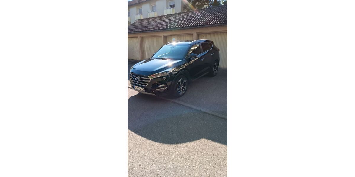 Hyundai TUCSON 105.000 km 16.900 &euro; Stuttgart-Feuerbach 70469